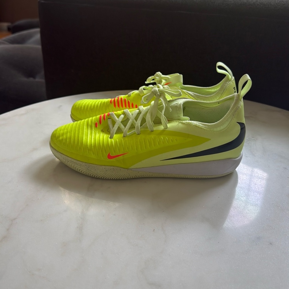 Nike Phantom 6 Indoor Shoes